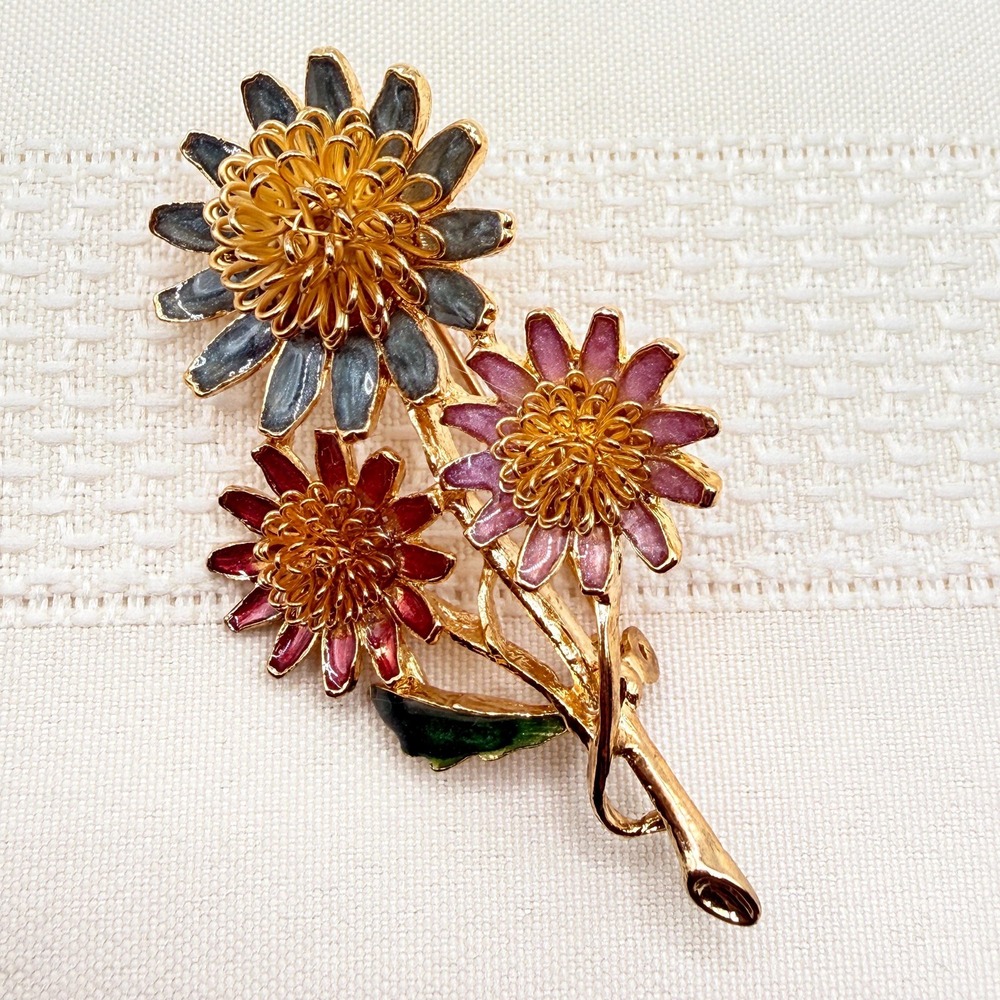 Vintage Gold Tone Marbled Enamel Wire Daisy/Chrysanthemum Flower Bouquet Brooch
